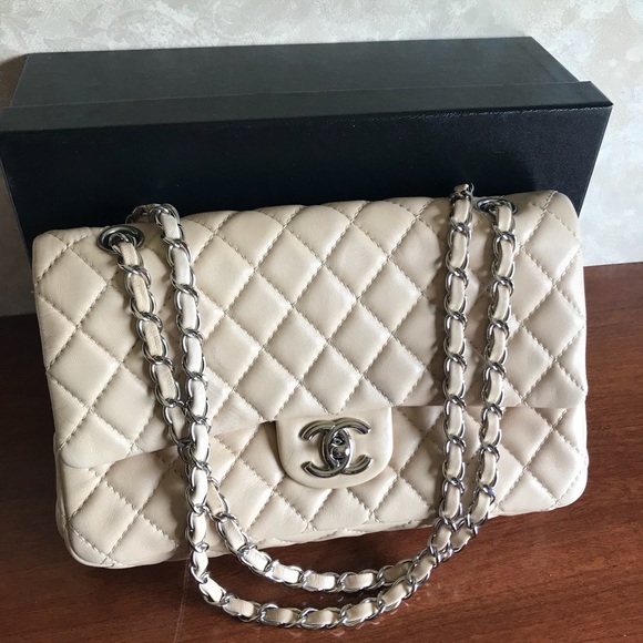 Chanel SOLD - Picture 2 of 7